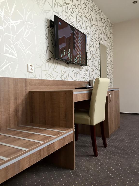 Grillbar Penzion & Restaurant Spišská Nová Ves エクステリア 写真
