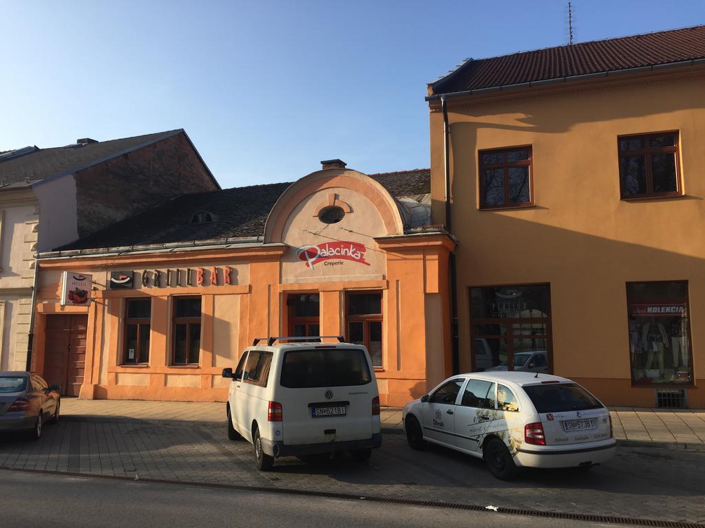 Grillbar Penzion & Restaurant Spišská Nová Ves エクステリア 写真