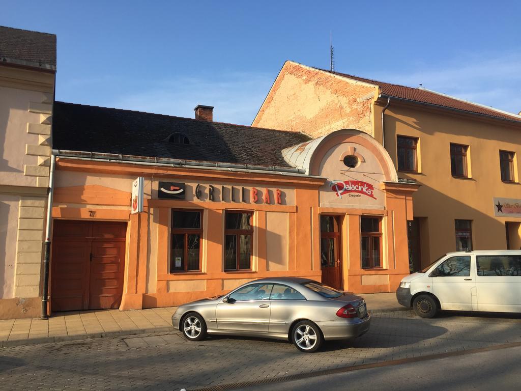 Grillbar Penzion & Restaurant Spišská Nová Ves エクステリア 写真