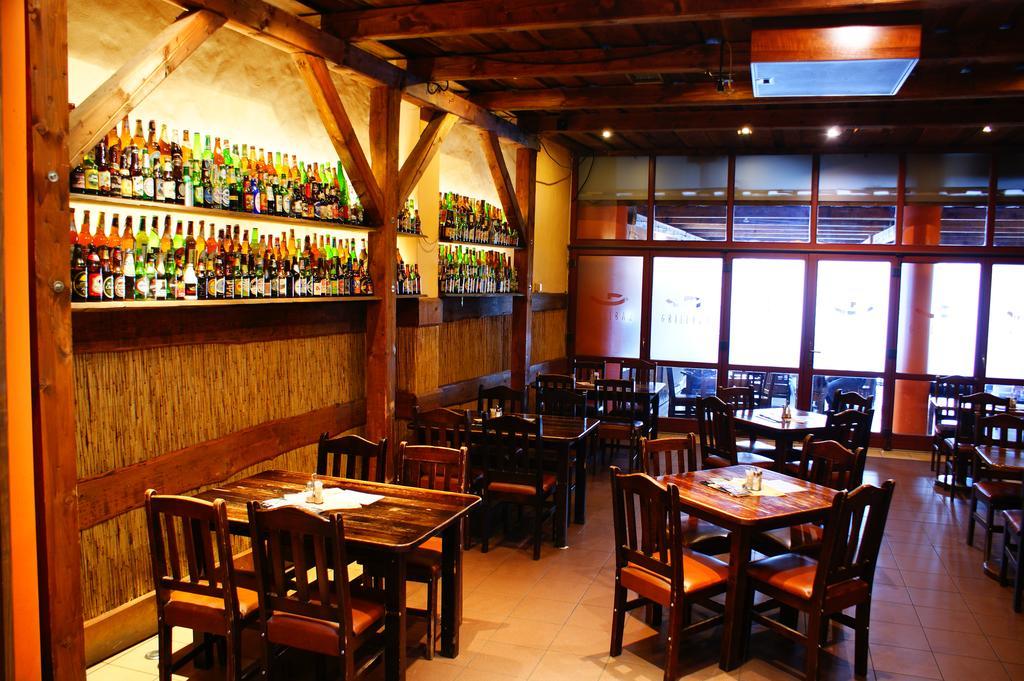 Grillbar Penzion & Restaurant Spišská Nová Ves エクステリア 写真