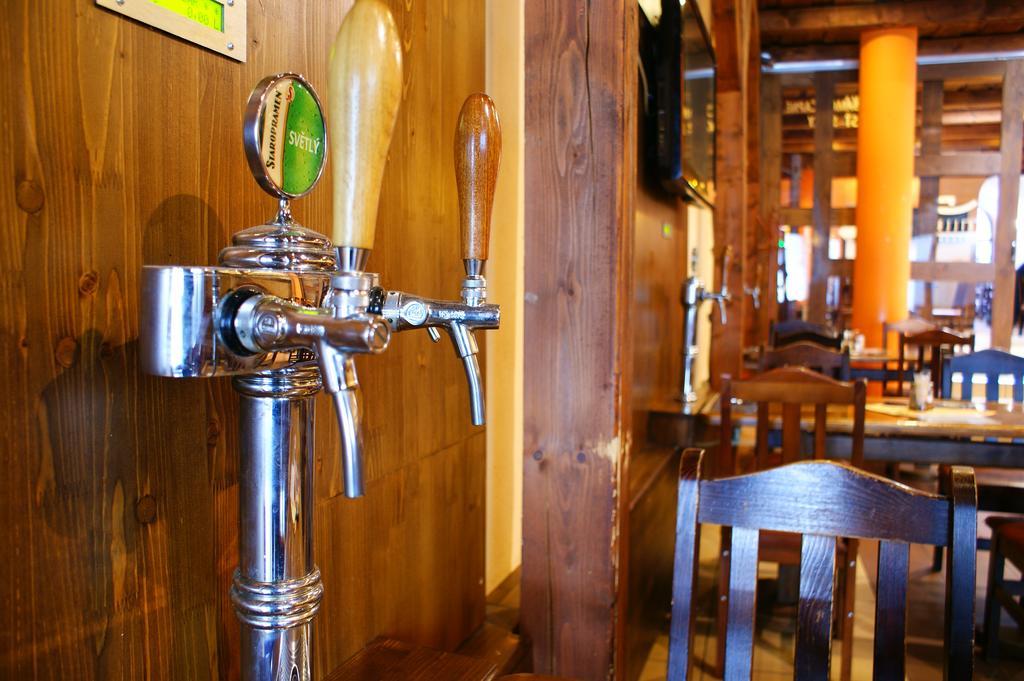 Grillbar Penzion & Restaurant Spišská Nová Ves エクステリア 写真